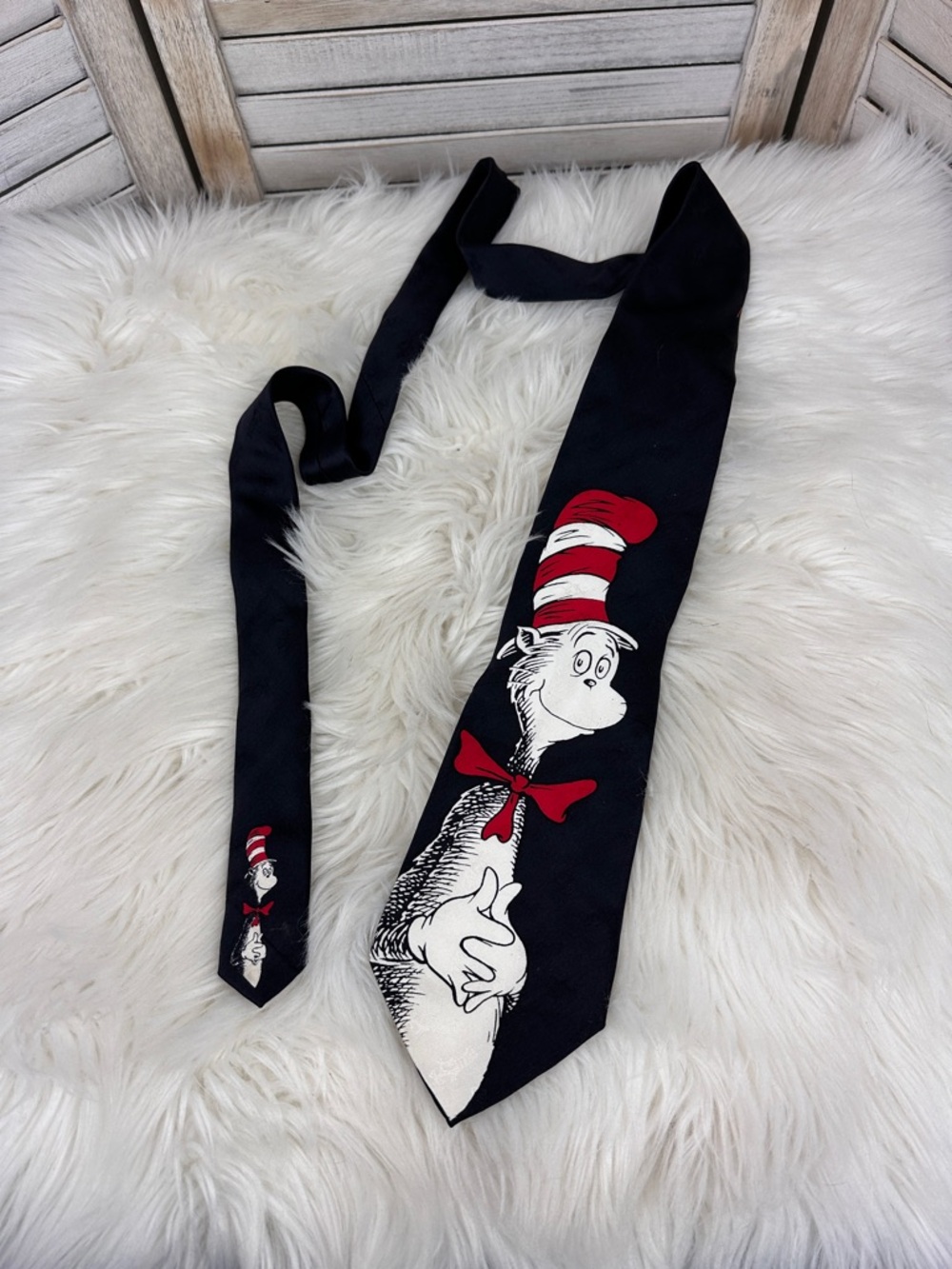 Vintage 1996 Embossed Dr Suess Black Red White Silk Necktie Tie Cat In Hat